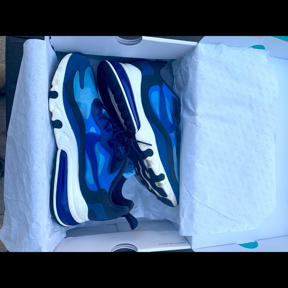 Nike Air Max 270 React sz 8